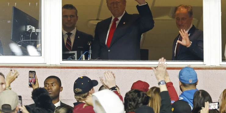 Je mimo, netuší, o co jde, pustil se kouč NFL do prezidenta Trumpa kvůli kritice pravidel
