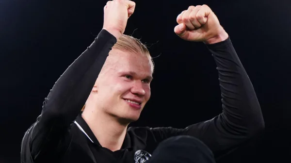 Šílená čísla! Haaland překonal rekord Shearera a je nejrychlejším 'stovkařem' v Premier League