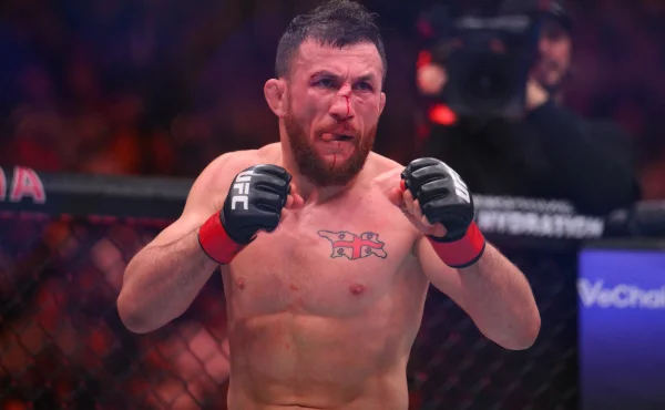 Nadvakrát zlomený nos. Hloupá nehoda, odmítá bývalý šampion UFC operaci