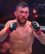 Nadvakrát zlomený nos. Hloupá nehoda, odmítá bývalý šampion UFC operaci