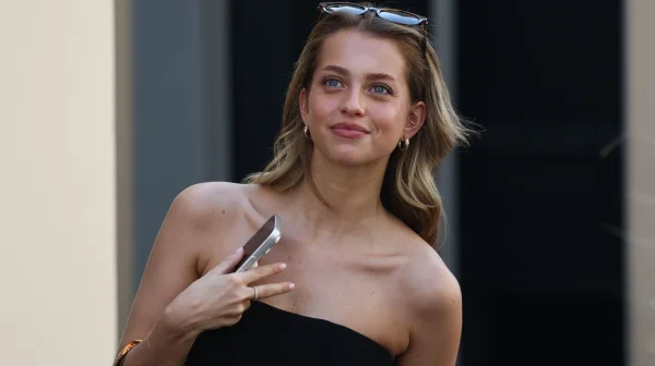 Přítelkyně mistra světa ve Formuli 1 se předvedla ve spodním prádle