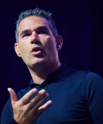 Natankovat nádrž za 9 milionů korun? Bývalý gólman NHL má jachtu vyrobenou pro Billa Gatese