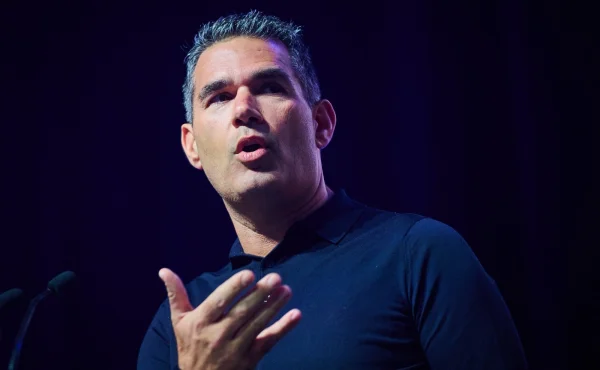 Natankovat nádrž za 9 milionů korun? Bývalý gólman NHL má jachtu vyrobenou pro Billa Gatese