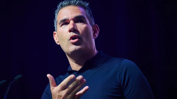 Natankovat nádrž za 9 milionů korun? Bývalý gólman NHL má jachtu vyrobenou pro Billa Gatese