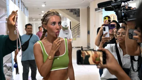 Zachrání United hvězda filmů pro dospělé? Bruno, klidně se po zápase stav...