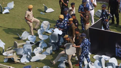 Messiho návštěva Indie způsobila nepokoje. Místo platícím fanouškům se věnoval VIP