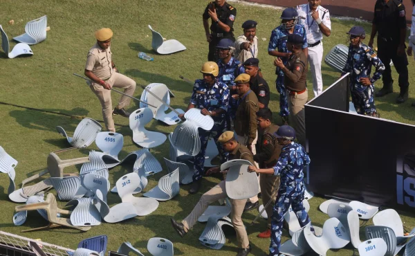 Messiho návštěva Indie způsobila nepokoje. Místo platícím fanouškům se věnoval VIP