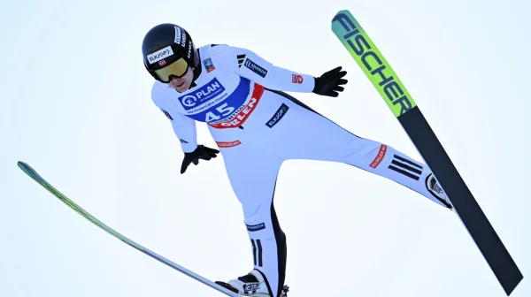 Po kombinézách přišly ponožky. Norští skokané na lyžích znovu podvádějí