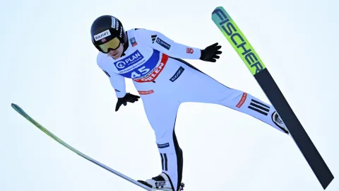 Po kombinézách přišly ponožky. Norští skokané na lyžích znovu podvádějí