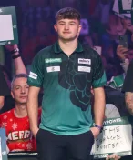 Z pódia zpátky na stavbu. Hvězda šipkařského šampionátu už zase zedničí