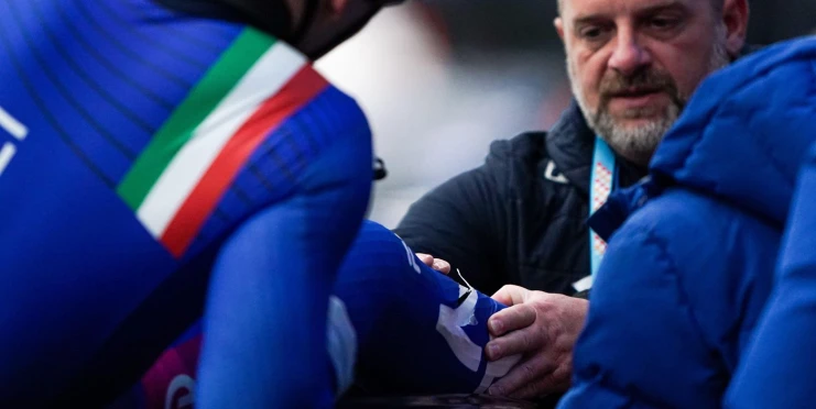 Viděl jsem jeho kost, popisuje trenér ošklivé zranění na šampionátu v short tracku