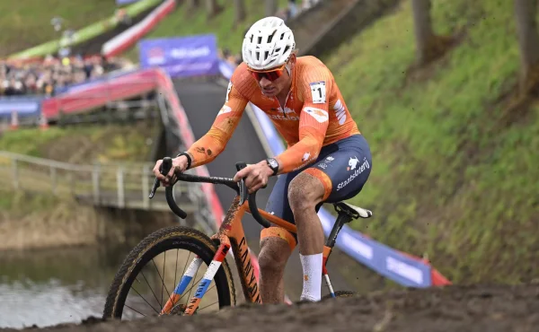 Za odměnu hamburger a lyžování v Alpách. U cyklokrosu udrží Van der Poela možná jen golf