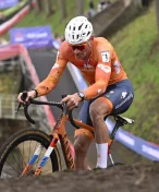 Za odměnu hamburger a lyžování v Alpách. U cyklokrosu udrží Van der Poela možná jen golf