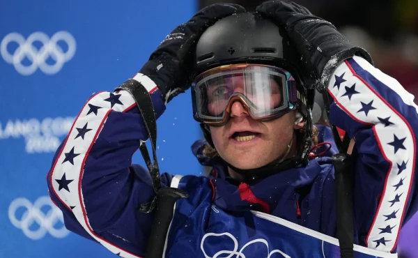 Prý jsem loser, pozdravil americký lyžař z olympiády Donalda Trumpa výmluvným gestem