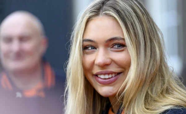 Leerdamová změnila sport. Místo kombinézy oblékla dres a okouzlila fanoušky