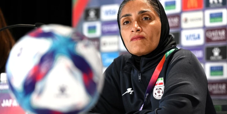 Ignorovaly vlastní hymnu. Íránské fotbalistky se postavily režimu a jeho příkazu