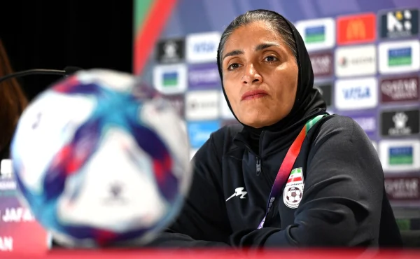 Ignorovaly vlastní hymnu. Íránské fotbalistky se postavily režimu a jeho příkazu