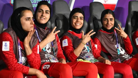 Azyl v Austrálii? Ne! Íránské fotbalistky se bez ohledu na varování svých rodin vrací do vlasti