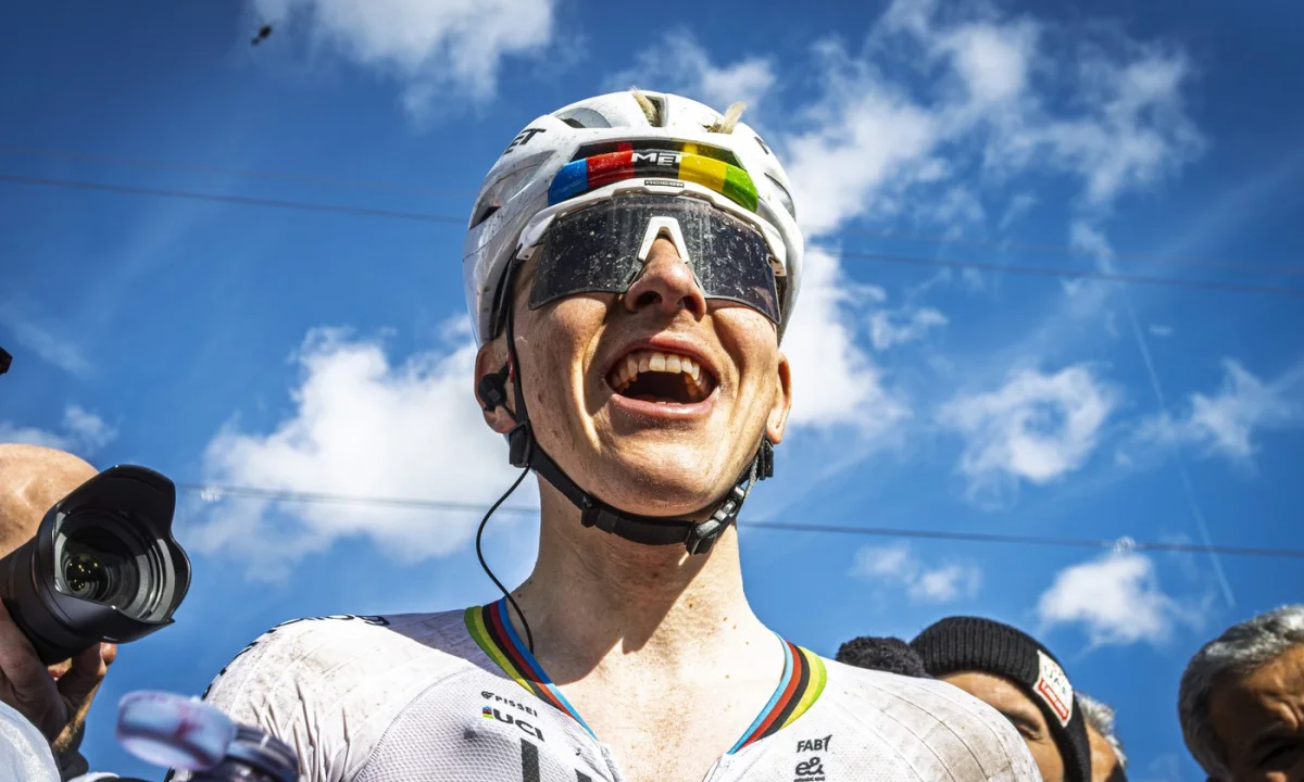 Snad jedině shodit z kola? Cyklisté přiznávají frustraci kvůli dominanci Tadeje Pogačara