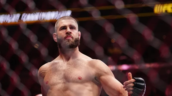 Je snad Procházka duševně nemocný? Ať si jeho trenér pustí Karate Kida, vysmívá se uznávaný expert