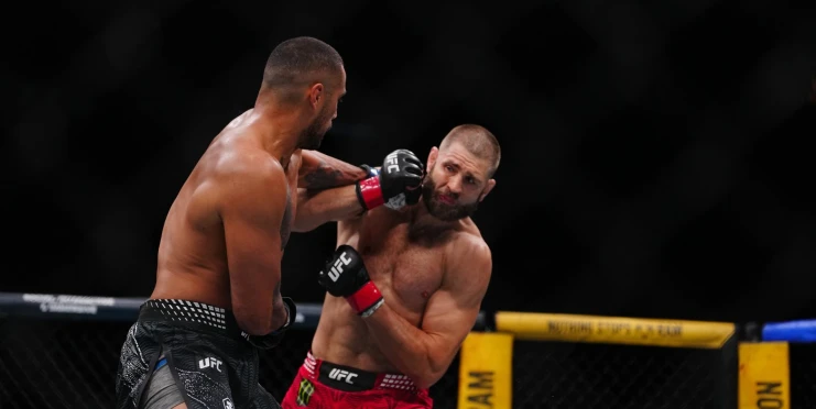 Teď se vrátí do lesa a vybije si to na stromech, vysmívá se bojovník UFC Procházkovi