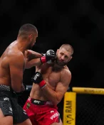 Teď se vrátí do lesa a vybije si to na stromech, vysmívá se bojovník UFC Procházkovi