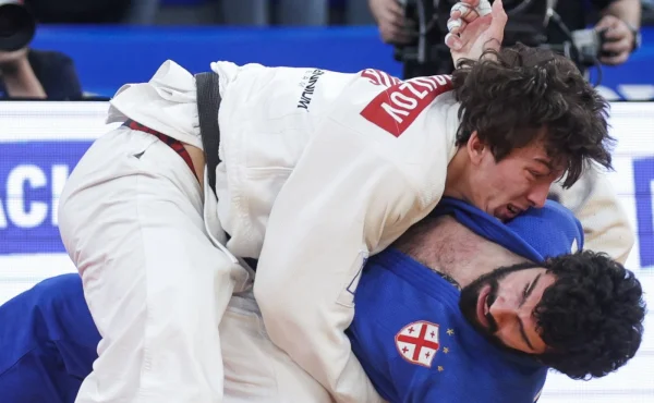 Zvykejte si na naše vítězství, vzkázal po pískotu gruzínských 'chuligánů' ruský komentátor