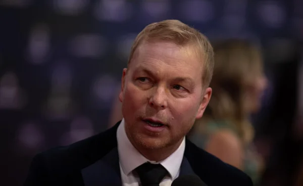 Podobný případ jako Vonnová. Také bývalému cyklistovi hrozila amputace nohy