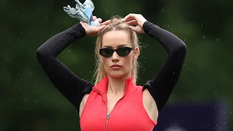Golfistka Paige Spiranac je prý konečně dokonalá. Stačilo se ukázat bez podprsenky