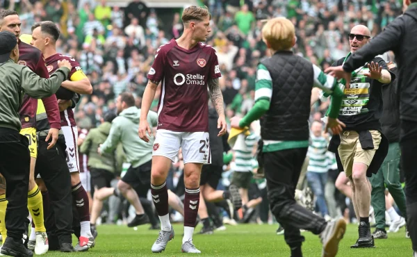 Hearts zuří a žádají exemplární tresty. Chaos v Glasgow připomněl nedohrané derby na Slavii