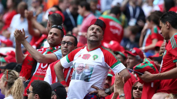 Po fotbalistovi hodili nůž, soupeři se pak snažili nebezpečný předmět schovat