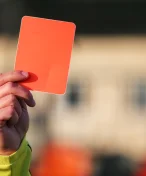 Divoká fotbalová Kolumbie. Rozhodčí dala hráči červenou, dostala za to facku
