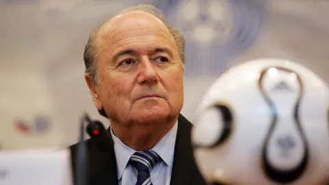 Kdo je šéfem FIFA? Infantino, nebo Trump? Sepp Blatter považuje losování MS za ostudu