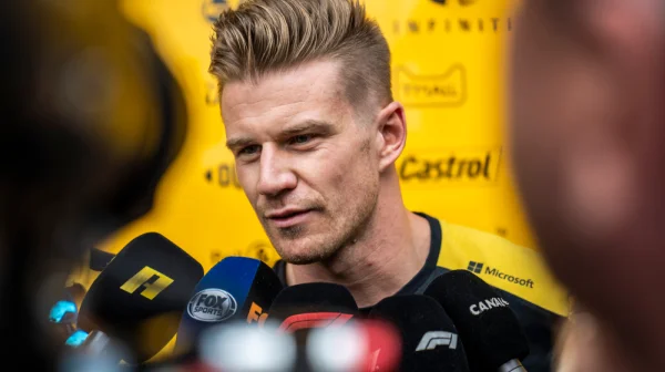 Dlouhé čekání skončilo. Nechtěný rekordman Hülkenberg si užíval na bedně!