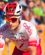 Zlomeniny a traumatický úraz hlavy. Jezdci se zlobí na pořadatele Tour de Burgos