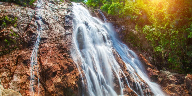 Selfie, které skončilo tragédií. Mladý fotbalista zemřel při pádu v Thajsku