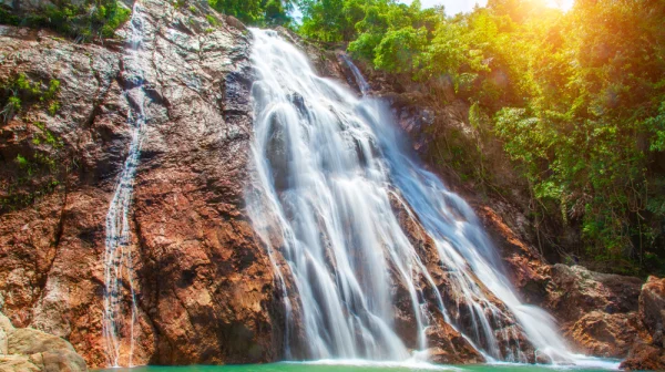 Selfie, které skončilo tragédií. Mladý fotbalista zemřel při pádu v Thajsku