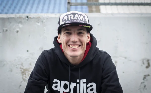 Espargaró provokoval nebezpečným sjezdem. Omlouvat se ale nebude