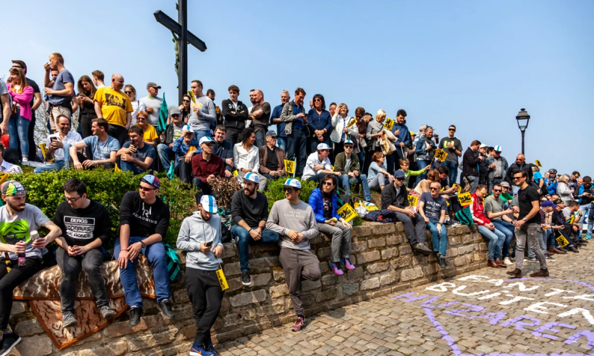 Kolem Flander zasáhla tragédie: Jeden závodník zemřel, další dva resuscitovali přímo na trati