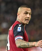 Fanoušci uráželi fotbalistovu zemřelou matku. Vlastní klub se teď od nich distancuje