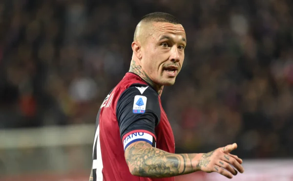 Fanoušci uráželi fotbalistovu zemřelou matku. Vlastní klub se teď od nich distancuje