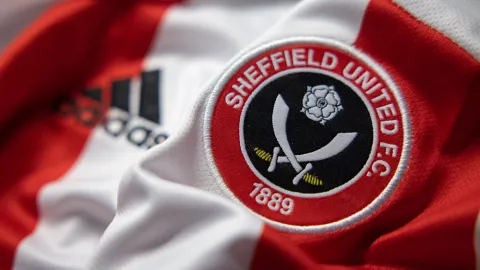 Proč zemřela mladá fotbalistka? Vyšetřování chování jejího trenéra se znovu odložilo