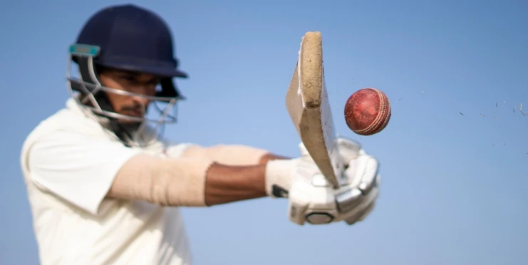 Tragédie v kriketu. Sedmnáctiletého hráče zabil zásah míčkem do krku