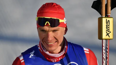 'Šikanovaný' Rus Bolšunov se vyzpovídal před Bohem. Jeho soupeř prý po konfliktu simuloval