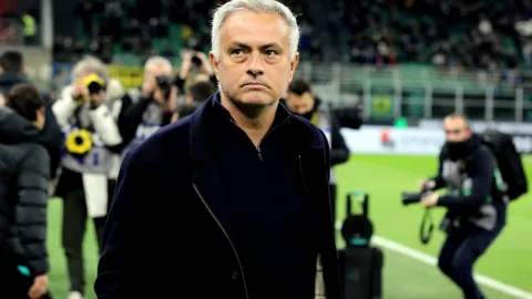 Ty tady pořád pracuješ? Dojemný Mourinhův návrat na Chelsea