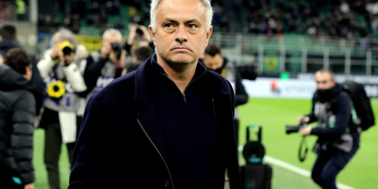 Ty tady pořád pracuješ? Dojemný Mourinhův návrat na Chelsea