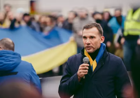 Ukrajinská fotbalová legenda Ševčenko: Prosím, nezapomínejte na nás!