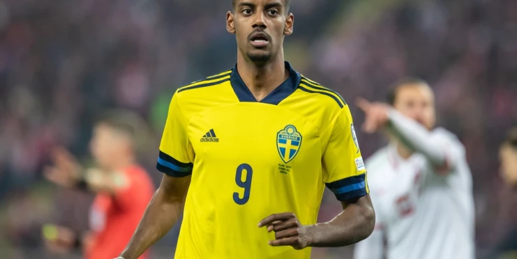 Hvězda Liverpoolu utratila 850 000 korun za psa. Kvůli výhrůžkám pořídila hlídacího dobrmana