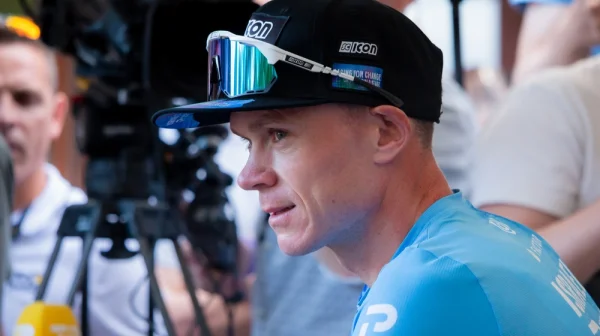 Bývalý šampion Tour de France měl znovu těžký pád. Do nemocnice ho transportoval vrtulník