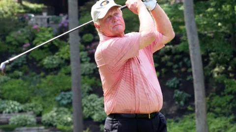 Tvrdil, že golfová legenda trpí demencí. Teď musí zaplatit víc než miliardu jako odškodné